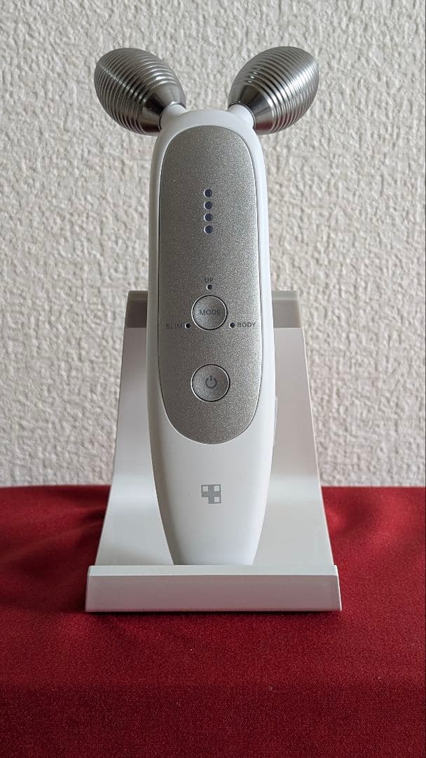 medicube 美顔器 ローラー 充電式 ホワイト