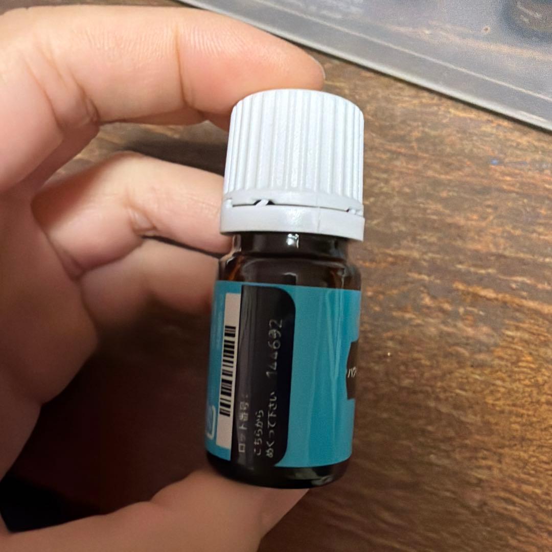 Young Living ハワイアン サンダルウッド 5ml