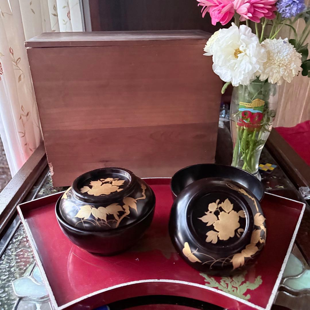 2238感謝‼️JAPAN最強運‼️天然木時代蒔絵牡丹&蝶　真塗りたっぷり菓子椀5客