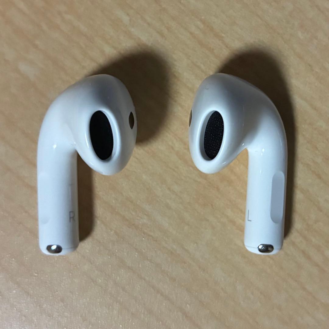 Apple AirPods 4 ノイズキャンセリングなし