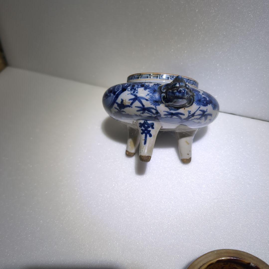 使い込まれた時代染め付け香炉美品です。