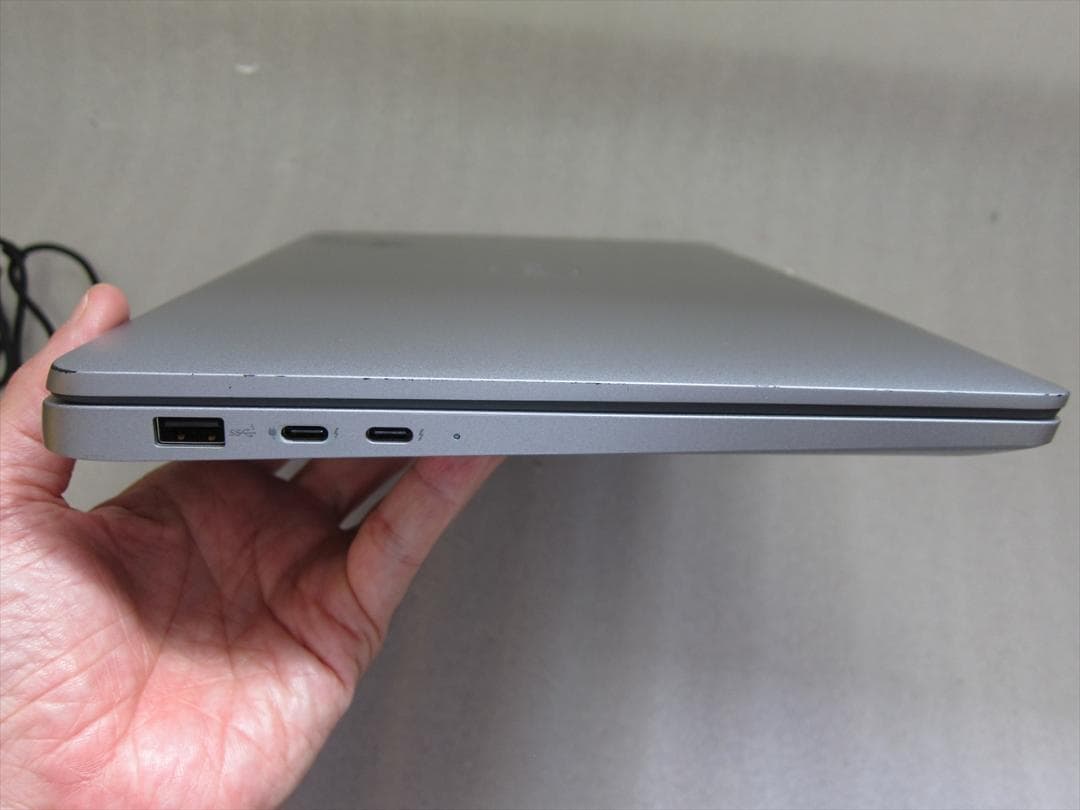 デル13世代Core i7-1365U/16G/SSD512G/13.3フルHD