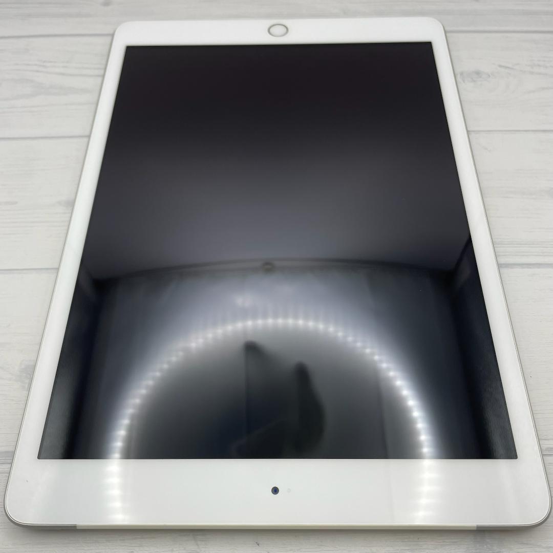 【美品】SIMフリー iPad 第7世代 フィルム＋キーボードケース＋ペンシル