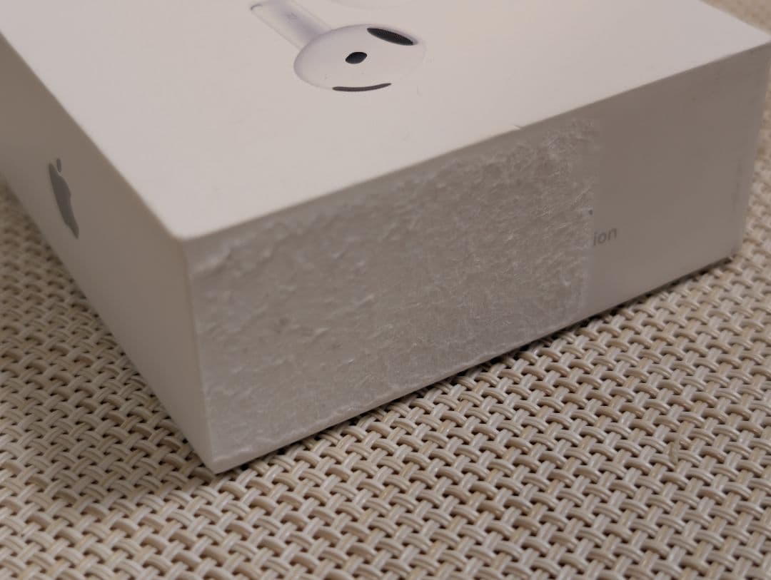 Apple AirPods 4 アクティブノイズキャンセリング搭載モデル