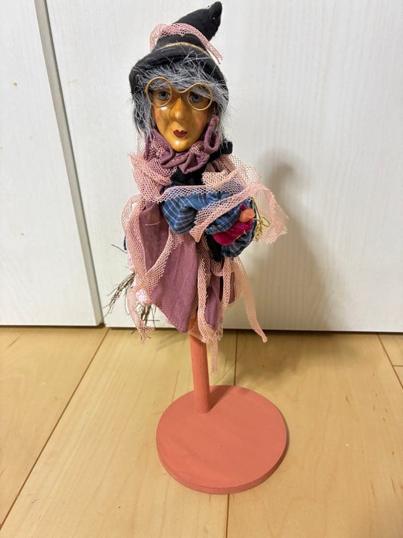 魔女人形の置物