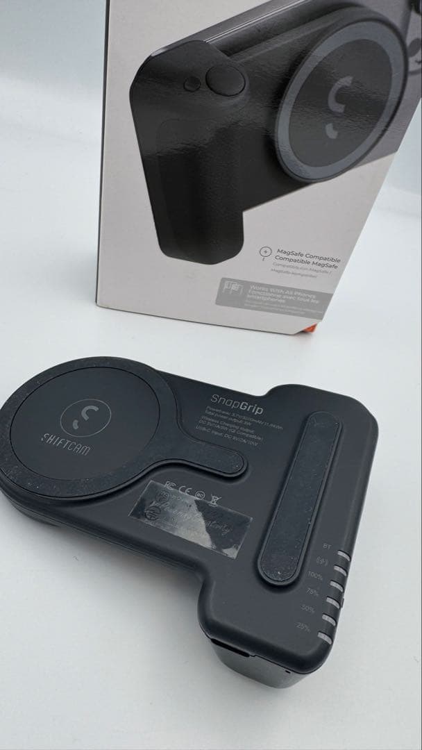 SnapGrip MagSafe対応 モバイルバッテリー内蔵カメラグリップ