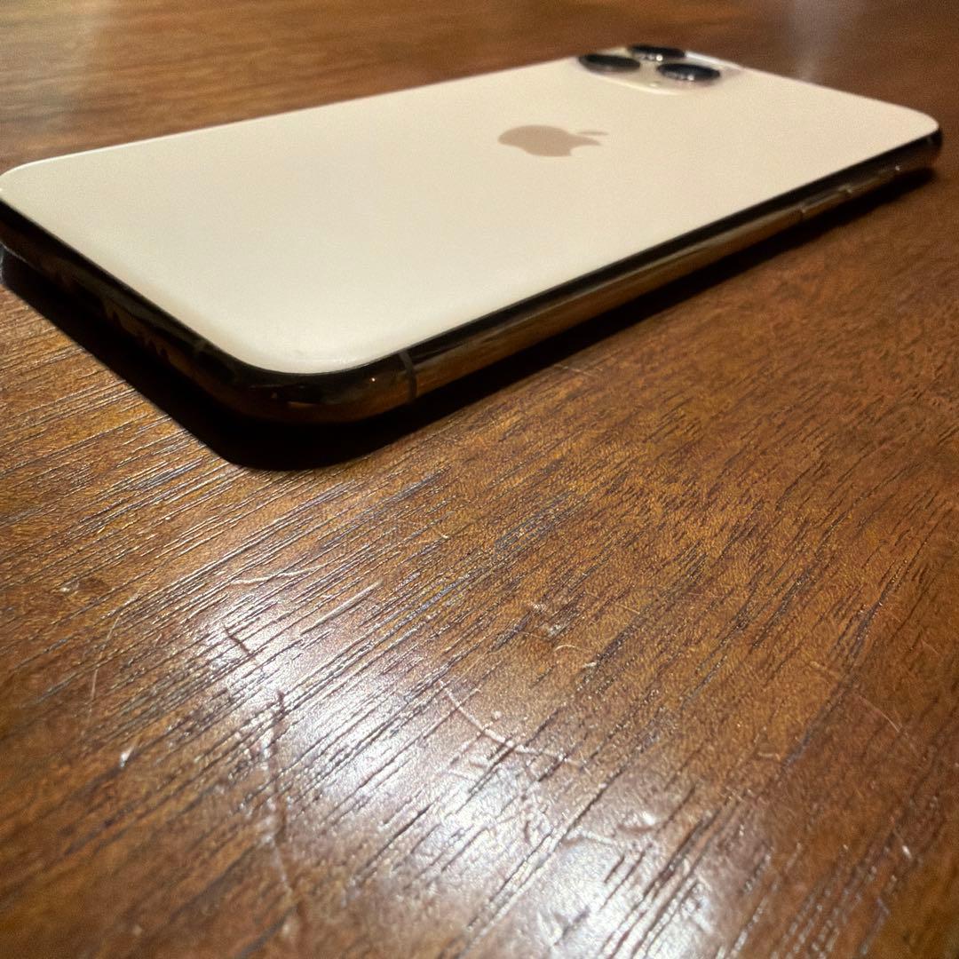 iPhone11Pro 本体　ゴールド