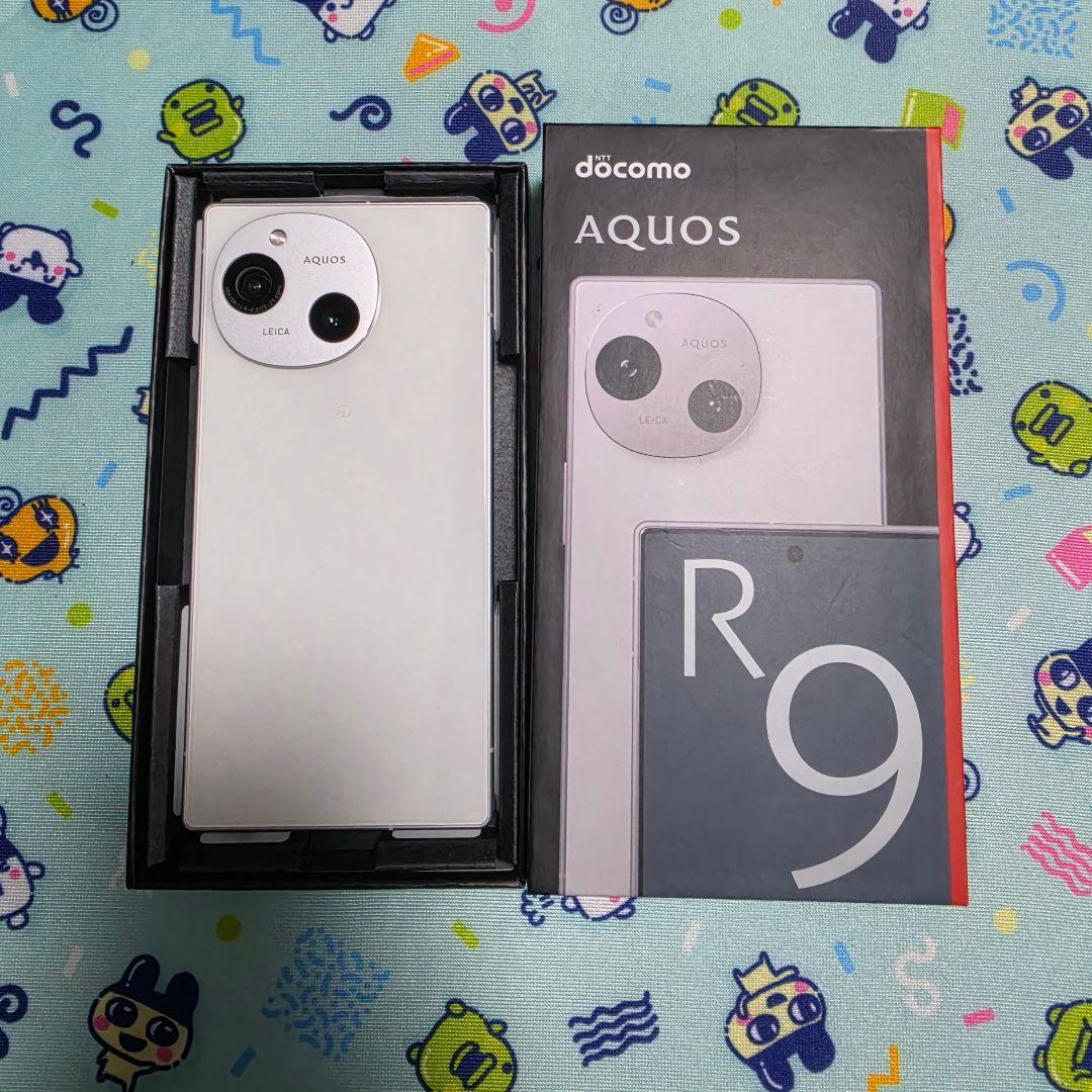 docomo AQUOS R9 SH-51E ホワイト