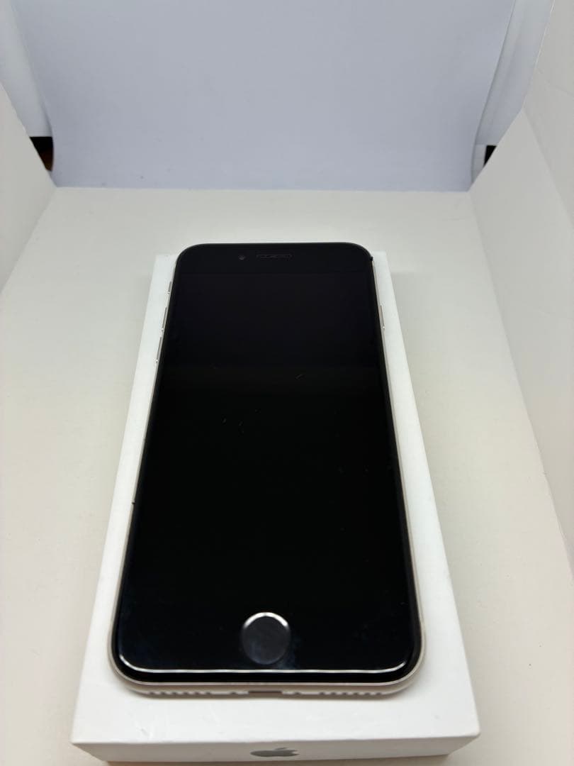 iPhone SE3 128GB 新品 SIMフリー 白【超美品】　新品電池