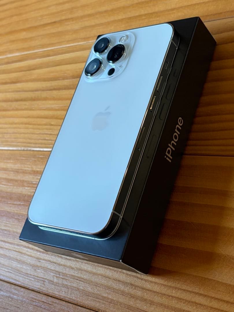 【ほぼ新品・美品】iPhone 13 Proシルバー　128GB 交換品