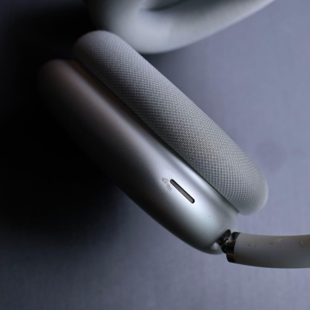 AirPods MAX シルバー　（スタンド付き）