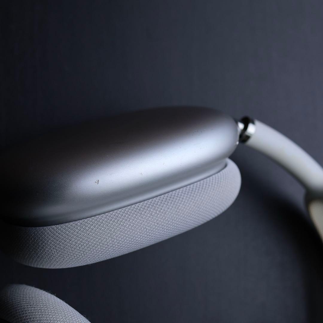 AirPods MAX シルバー　（スタンド付き）