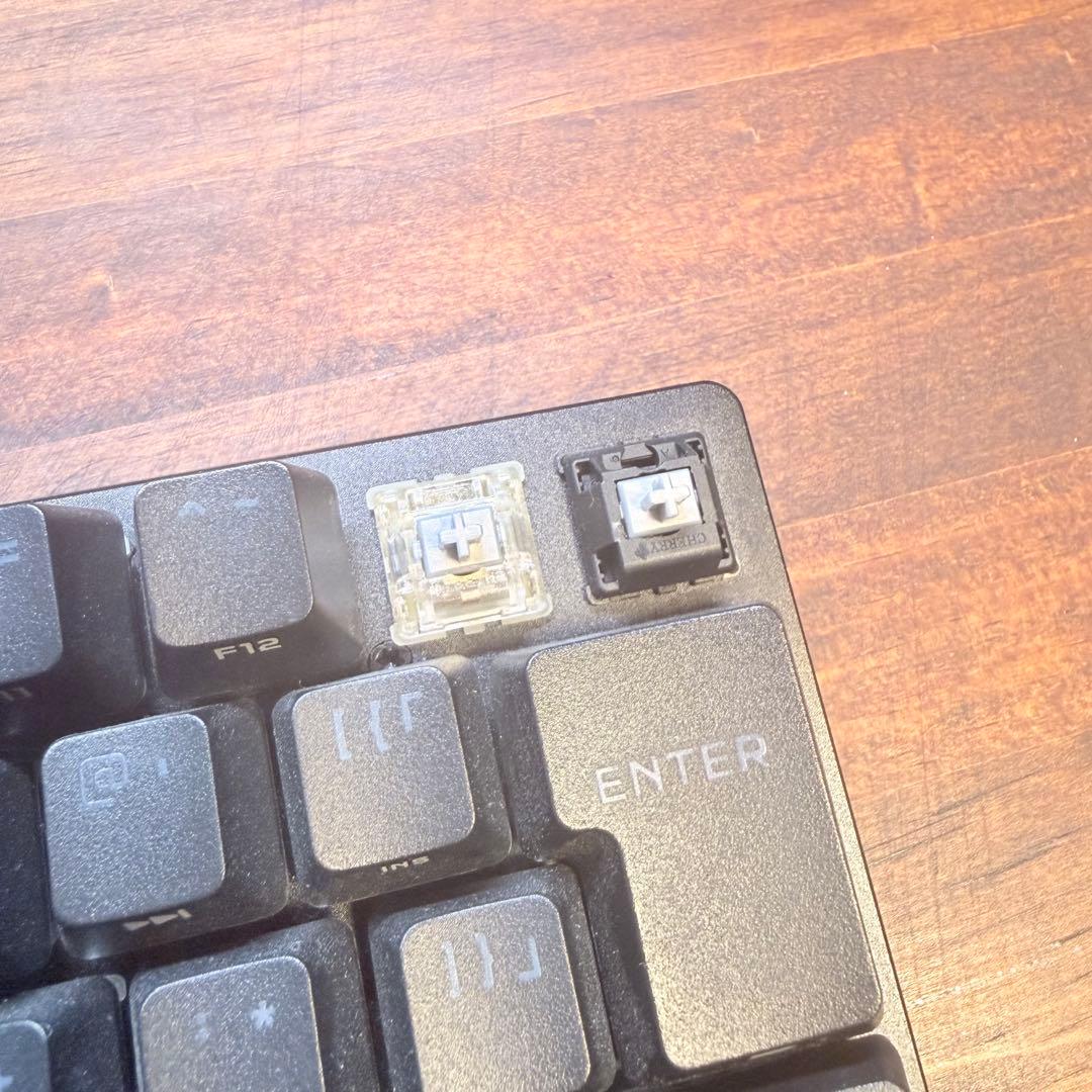 CORSAIR K70 PRO MINI ワイヤレスキーボード