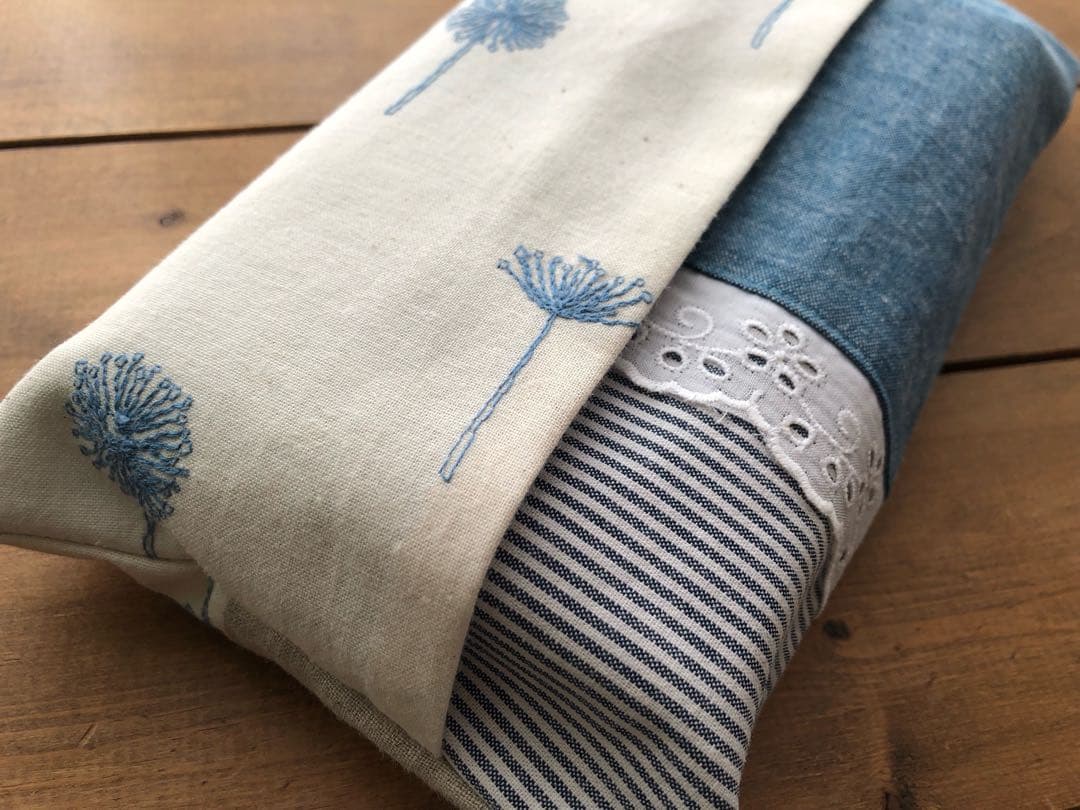129.ティッシュカバー　綿毛刺繍