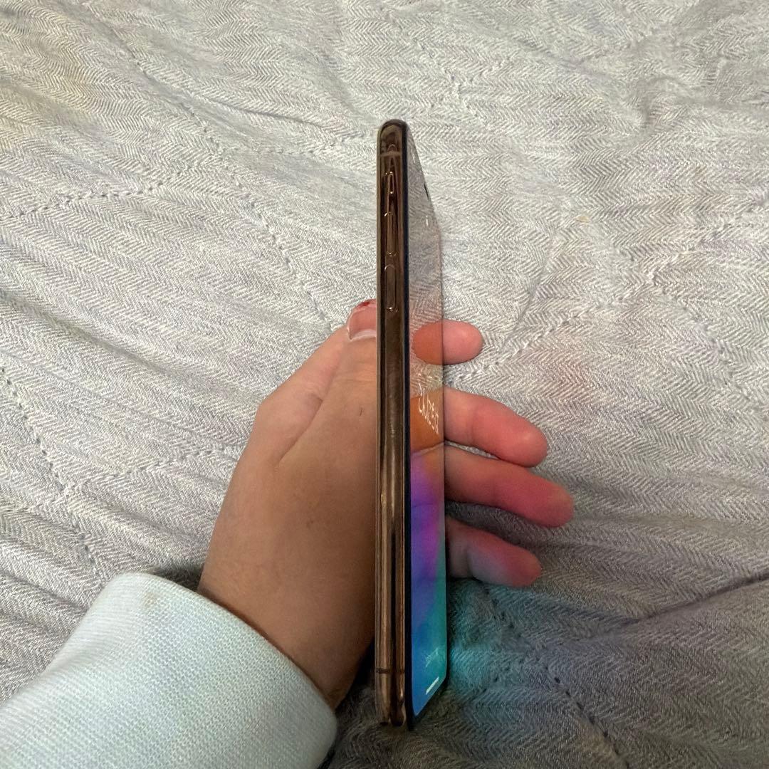 iPhoneXS ゴールド 本体 画面にひびあり