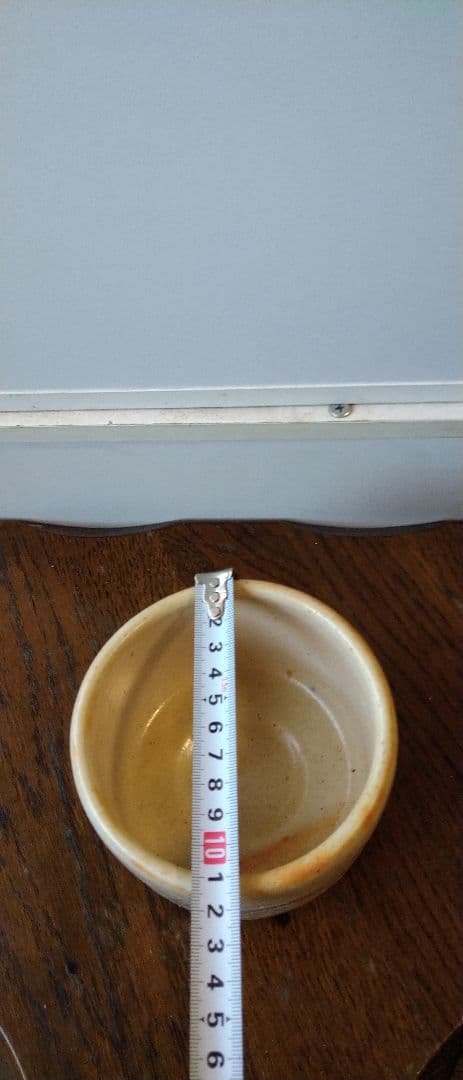 陶器製クリーム色茶碗