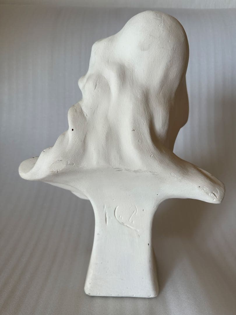 スズランの少女　石膏像　石膏胸像　美術品 　置物 高さ約37cm 26A
