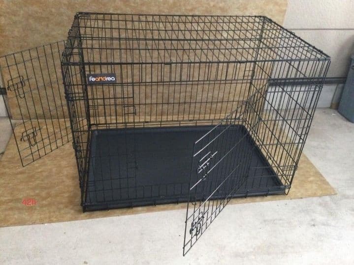 #新品　未使用42ペットケージ折り畳み式107x70x77.5cmトレー付き