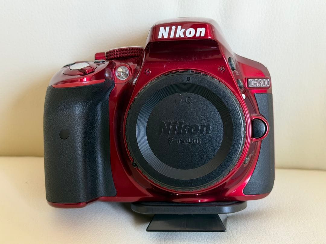 Nikon D5300 レッド デジタル一眼レフカメラ　ショット数少