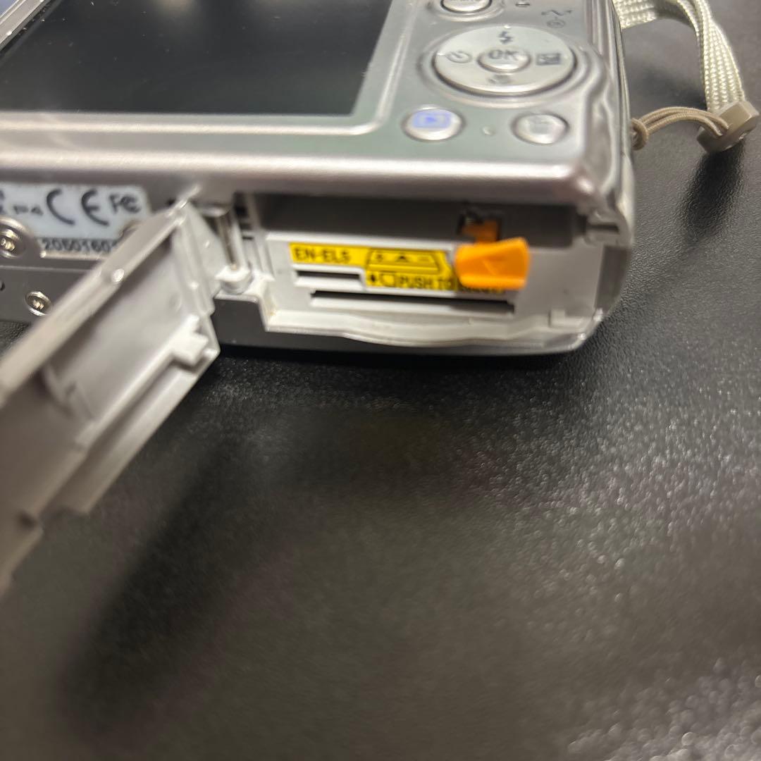 Nikon COOLPIX P4 デジタルカメラ