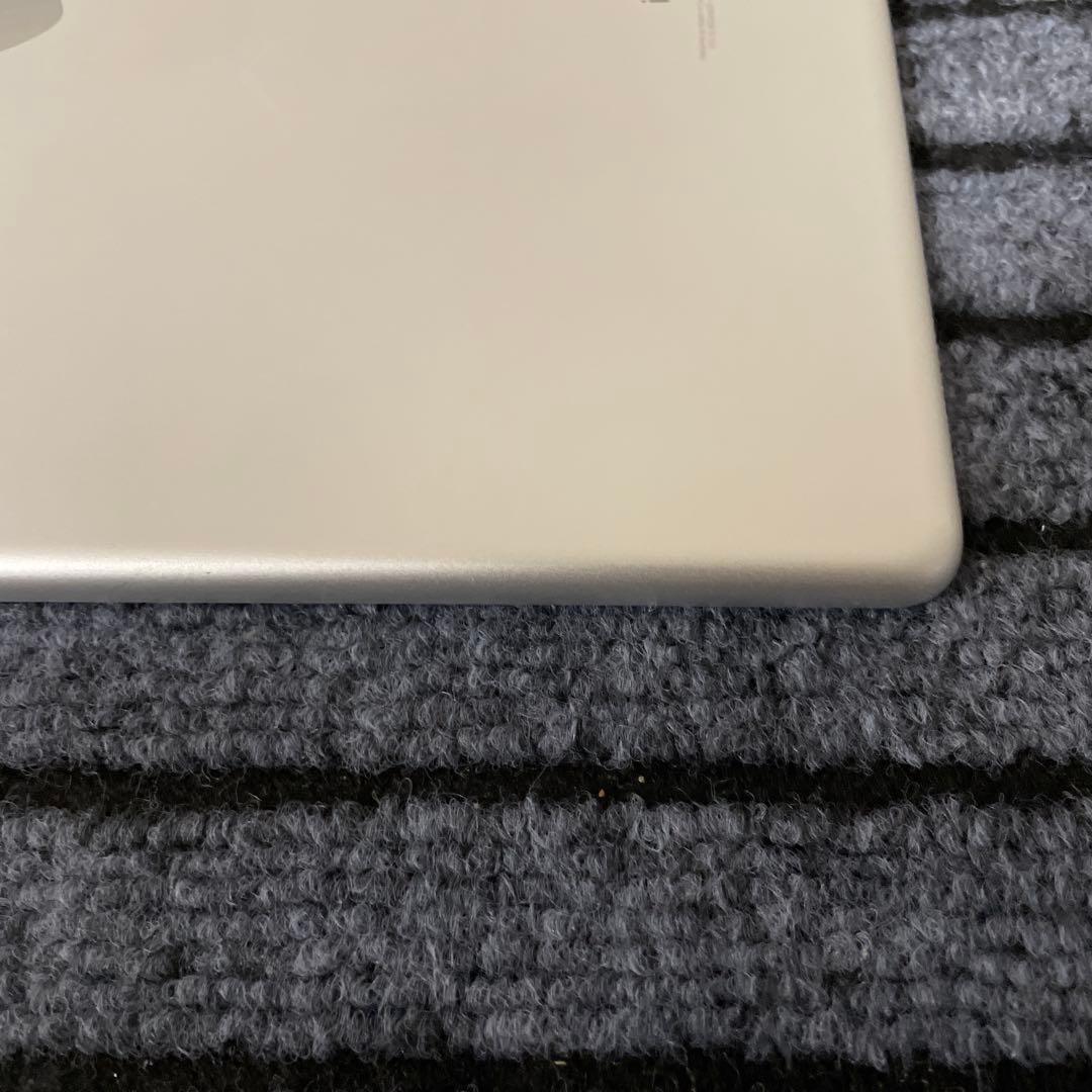57 iPad Pro 12.9 2世代 64GB Wi-Fi シルバー