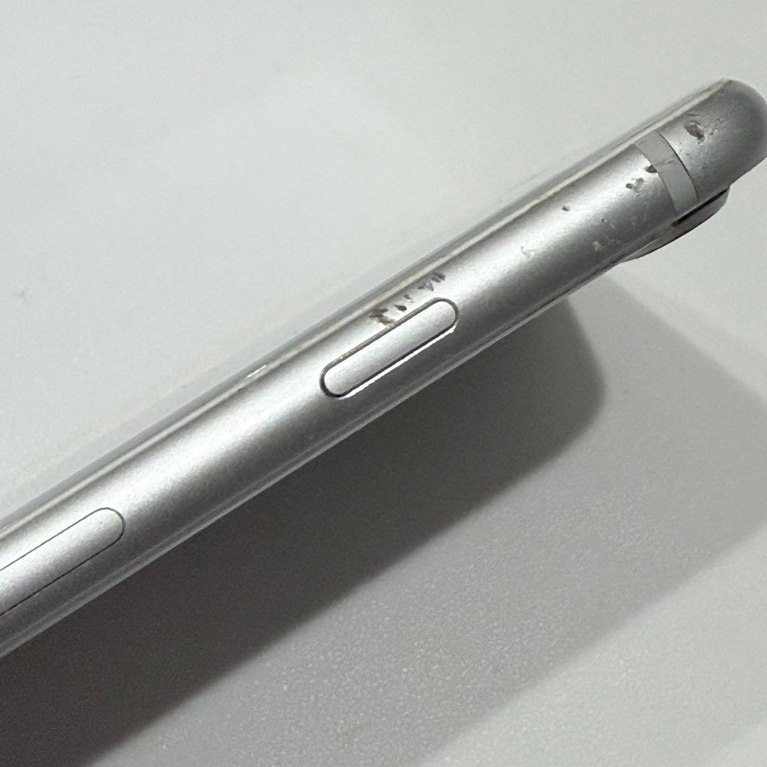 【ジャンク】iPhone 8Plus シルバー 背面ひび割れあり SIMフリー