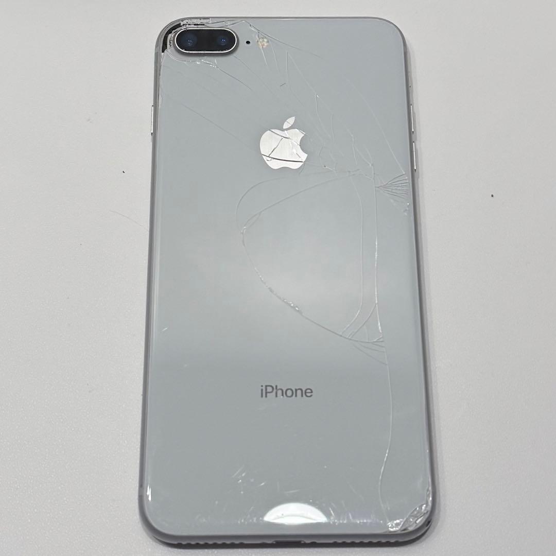 【ジャンク】iPhone 8Plus シルバー 背面ひび割れあり SIMフリー