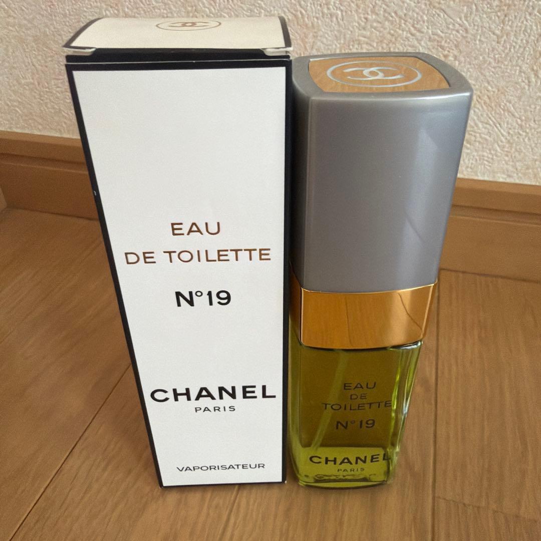 CHANEL N°19 Eau de Toilette & Parfum セット