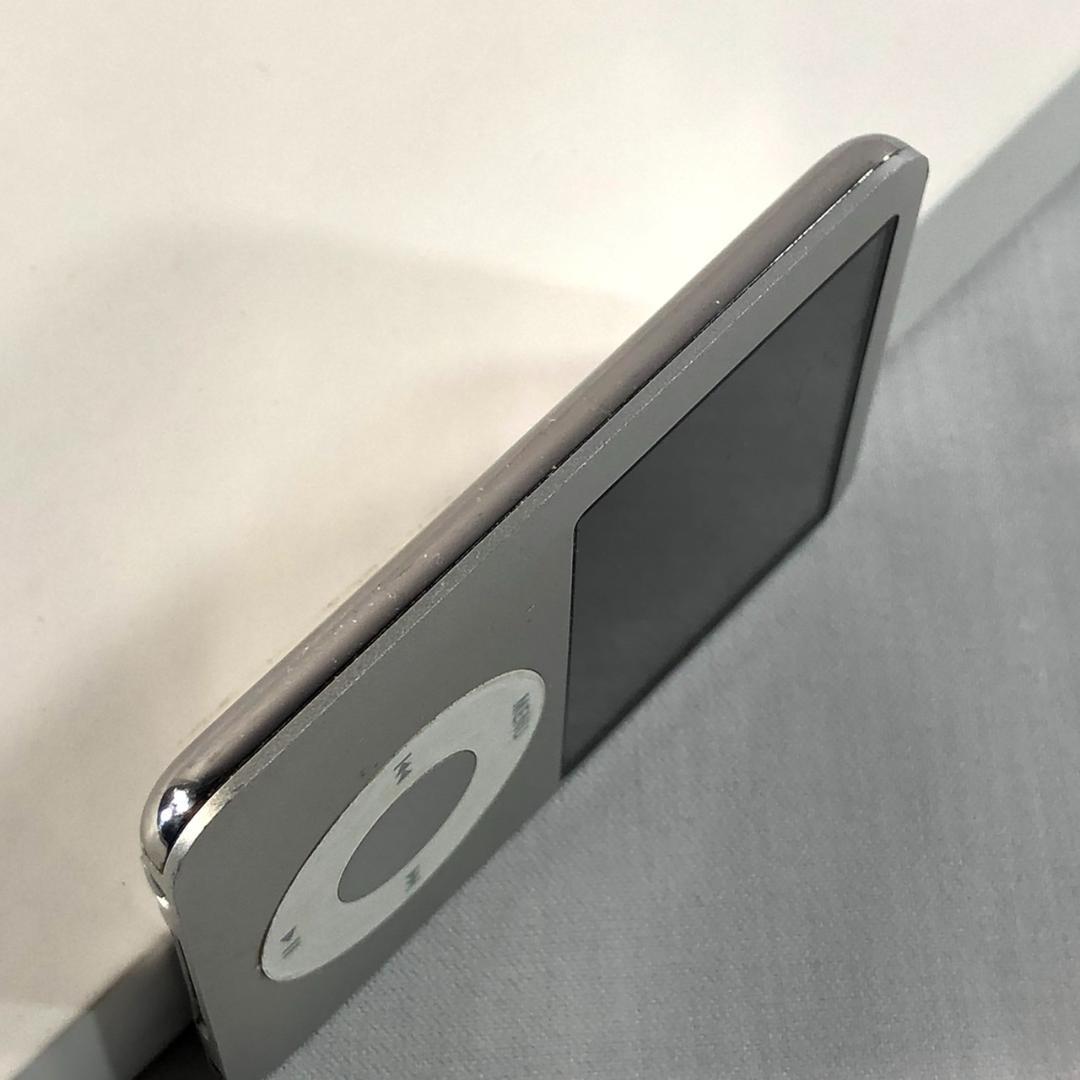 【動作品】Apple iPod nano 3世代　4GB シルバー