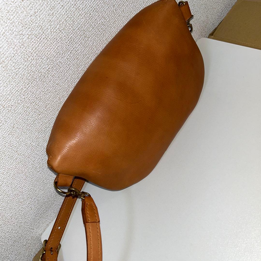 革好きに！ベジタブルタンニン鞣し　カーフのショルダーバッグ　ボディバッグ