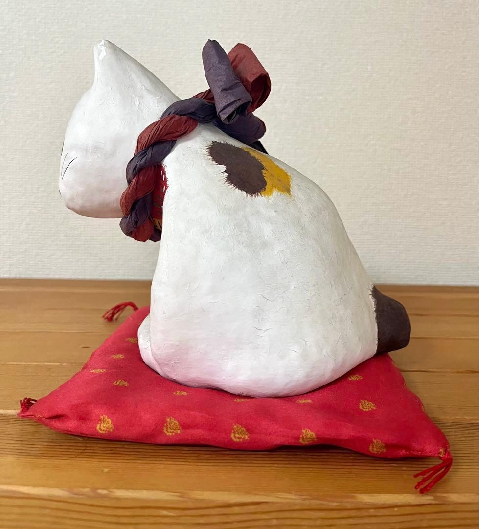 張り子　お座り猫　岩井小夜子さん　TORINOKI 高さ15.5cm
