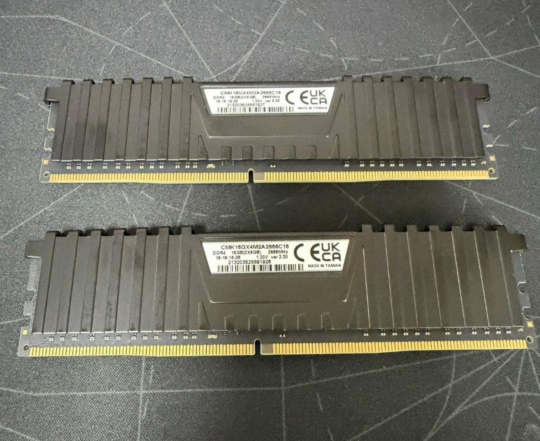 Corsair CMK16GX4M2A2666C16 DDR4 8GB 2枚組