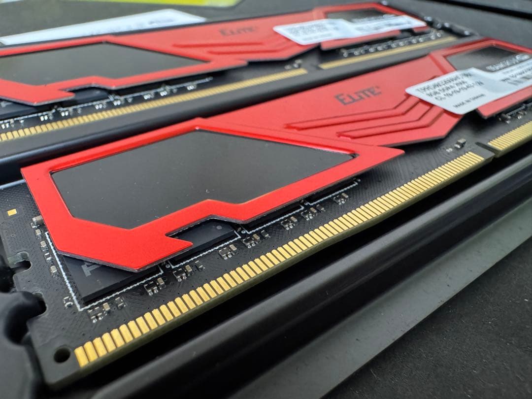 TEAMGROUP ELITE DDR4メモリー 8gb×2枚