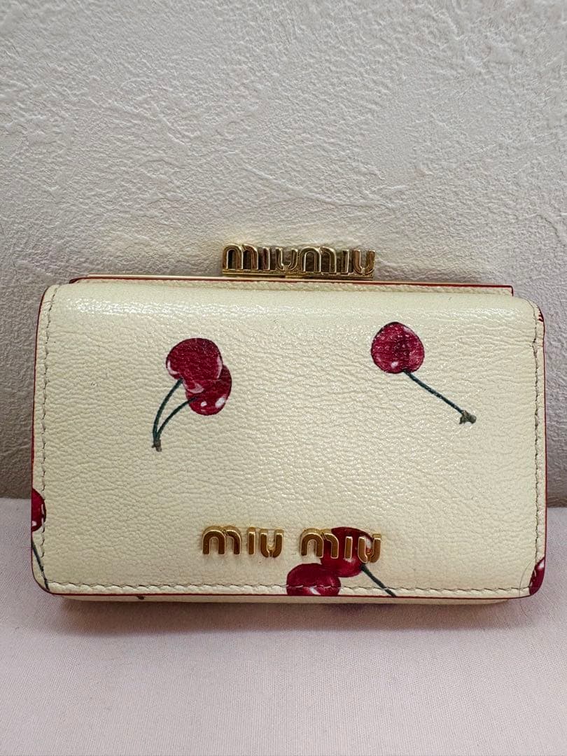 miumiu マドラスチェリー　ウォレット　三つ折り財布　さくらんぼ チェリー