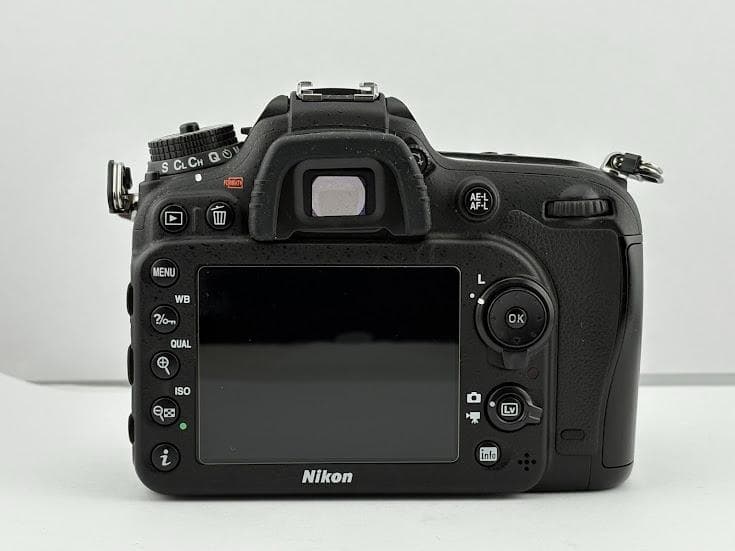 ★極上美品★ニコンNIKON D7200 ボディ★バッテリー、充電器付★
