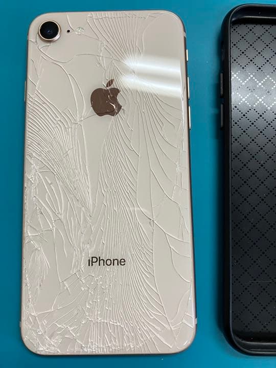 iPhone 8 Gold 64 GB SIMフリー　ジャンク