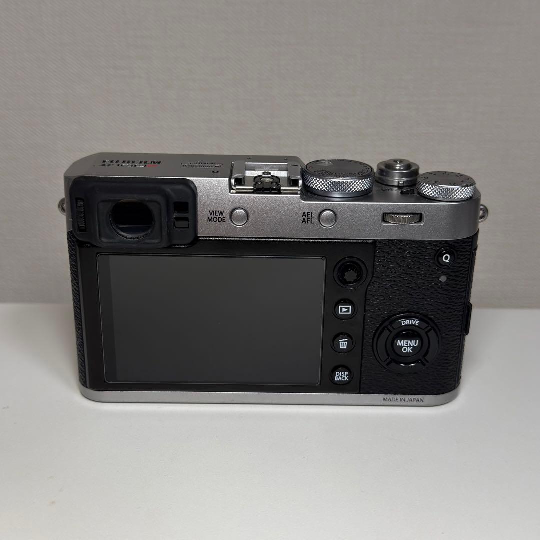 富士フィルム　FUJIFILM X100F シルバー (訳あり)