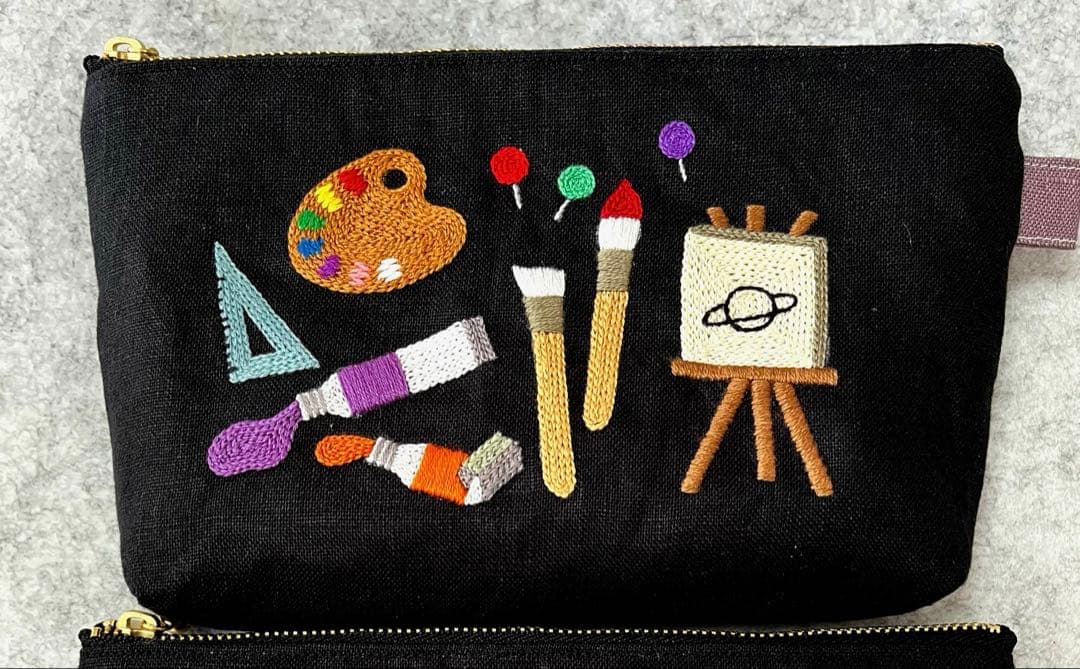 ハンドメイド　手刺繍　がま口ポーチ☆楽一番です
