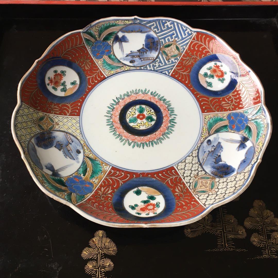 古伊万里染錦手　【飾り皿】区割窓絵　山水　花紋　輪花型　大皿　１客