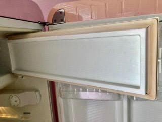 ジャンク品 ※ SMEG FAB28 冷蔵庫　レトロスタイル