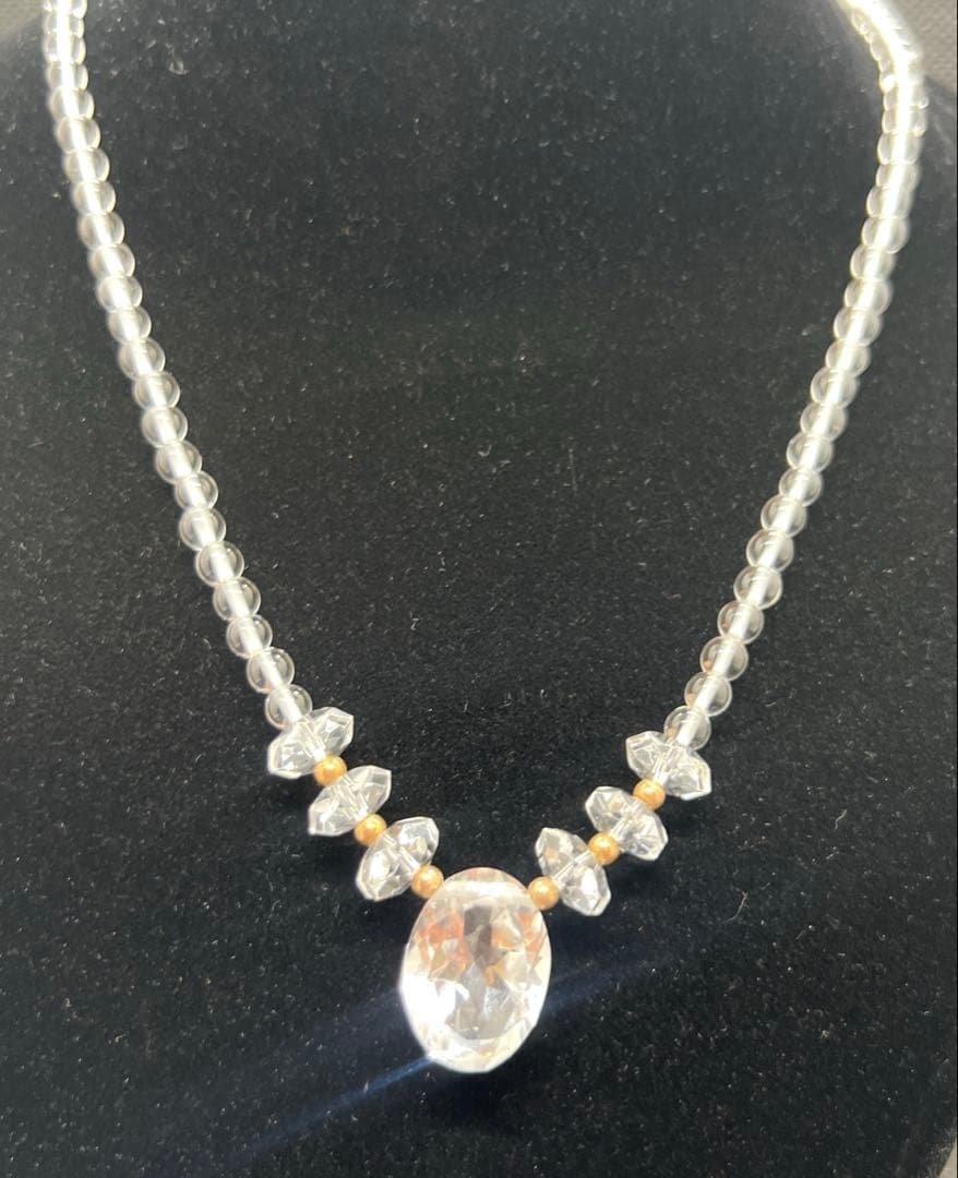 k18 カット水晶ネックレス　ペンダント金玉入り　金具18金　ネックレス