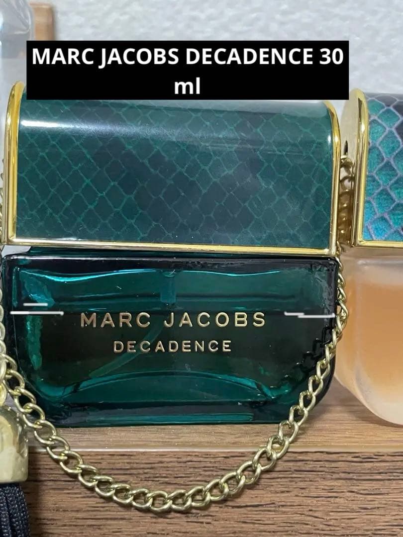 湖水MARC JABOBS DECADENCE 30ML2本セット