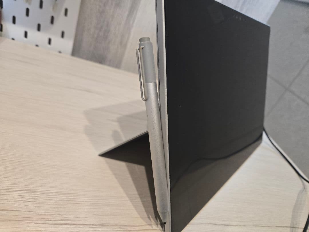 【ジャンク・訳あり】Surface Pro 4 本体 通電OK 部品取りに
