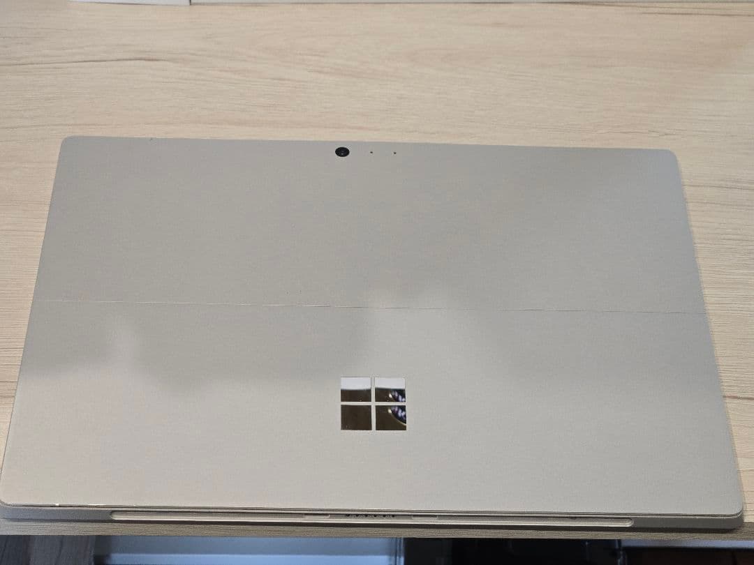 【ジャンク・訳あり】Surface Pro 4 本体 通電OK 部品取りに