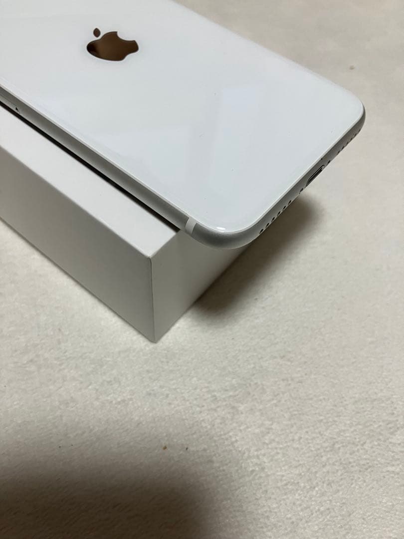 iPhone SE（第2世代） 64GB ホワイト