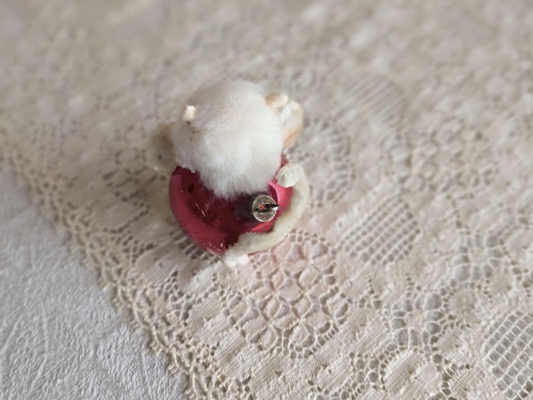 * cat ornament ❀ 赤いボールが大切な 猫さん