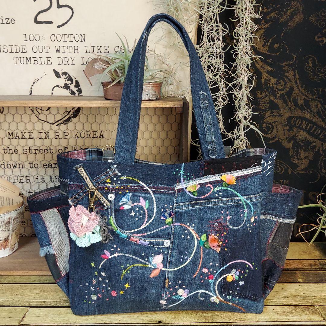 刺繍デニムバック　No.685　デニムリメイク　サイドポケット　刺繍バック