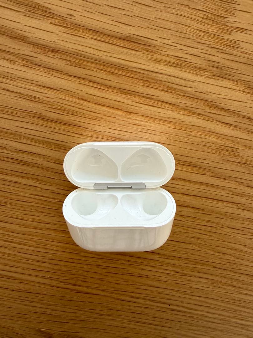 Airpods 4 アクティブノイズキャンセリング搭載　本体のみ