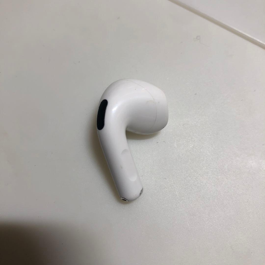 Apple AirPods 第4世代　右耳　右側　ノイズキャンセリング付きなし
