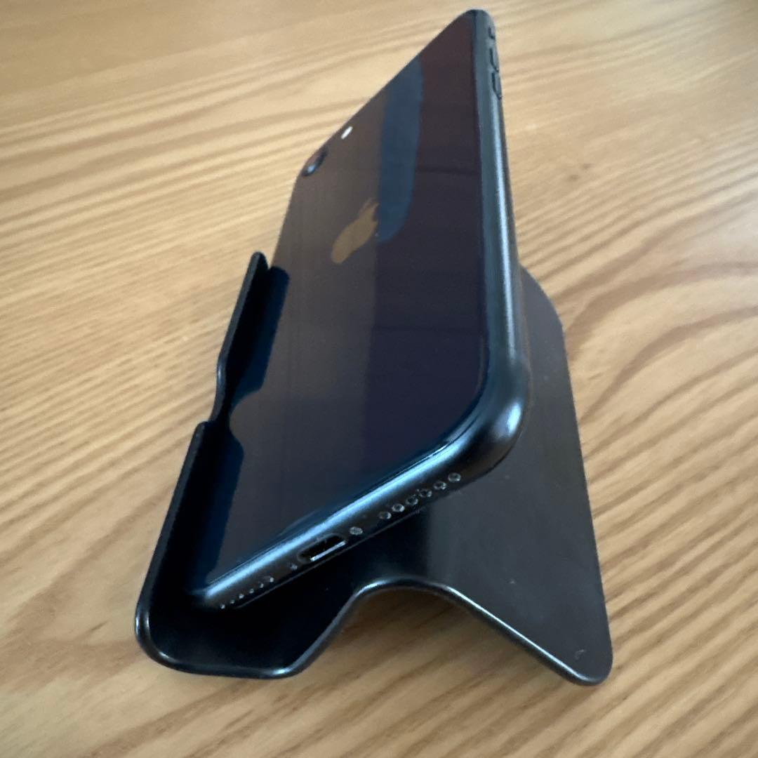 美品　iPhoneSE第3世代64GB SIMフリー